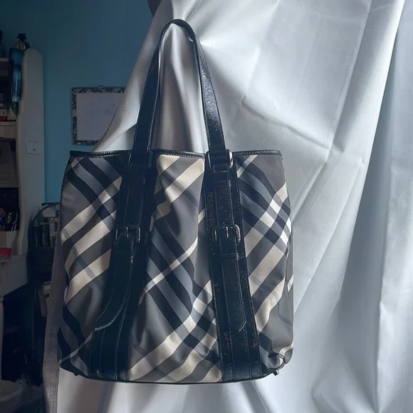 Burberry Nylon Nova Tote bag for office school - Picture 2 of 13